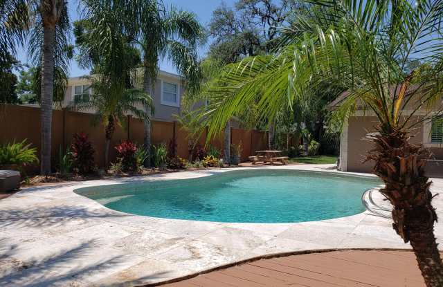88 OAKWOOD RD