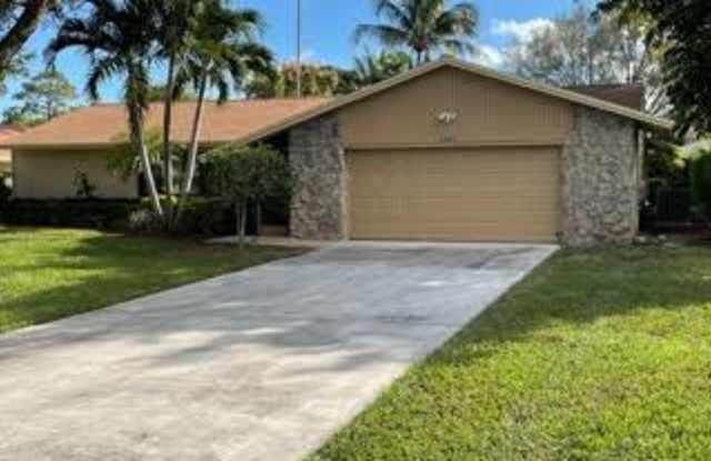 2372 Nw 8th St - 2372 Northwest 8th Street, Delray Beach, FL 33445