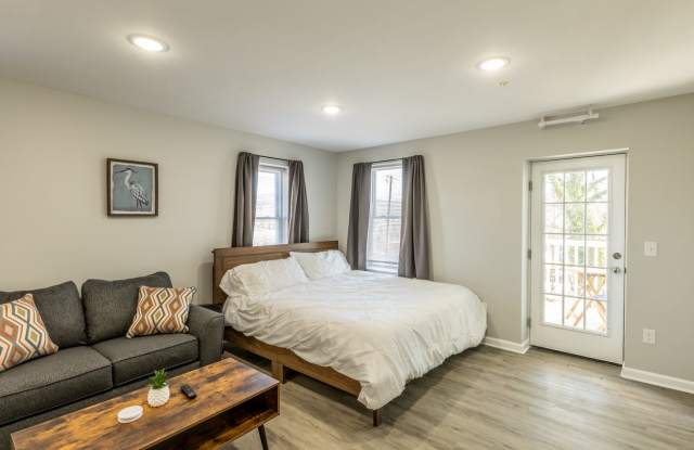 Photo of 1329 Riverdale Dr