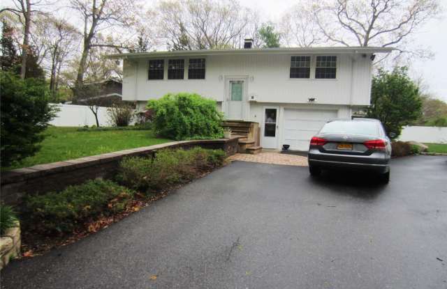 2 Redleaf Lane - 2 Redleaf Lane, Commack, NY 11725