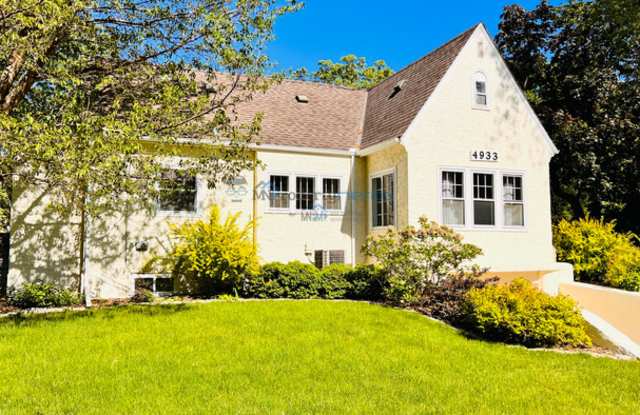 4933 Maple Road