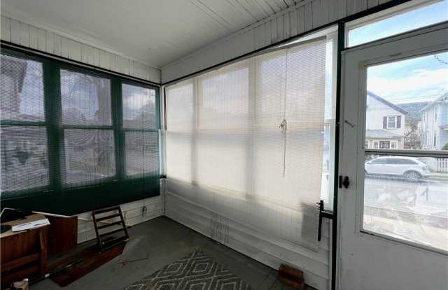 49 Spruce Street unit: 1St Flr