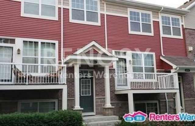 Stunning 3BD/2.5BA Townhouse in Maple Grove
