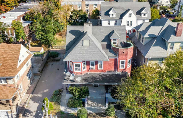 21 Lake Avenue unit: 2