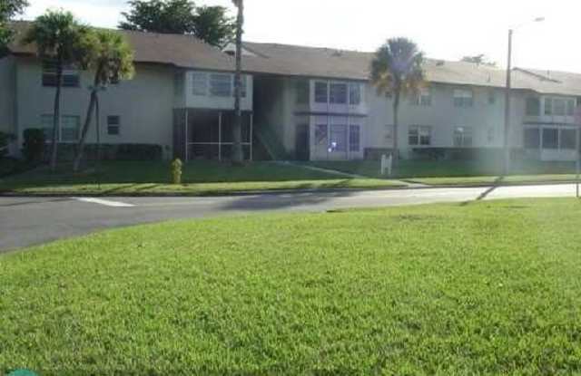 365 W LAUREL DR