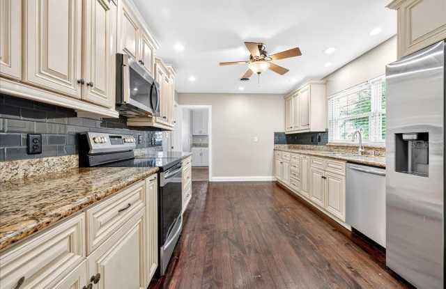 2328 WOODBINE AVENUE