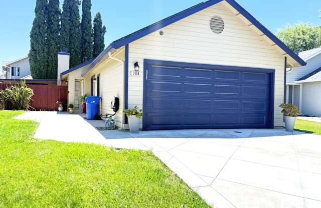 Charming Single Story with Pool Access