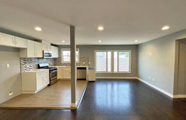 402 S Robertson - Luxury Apartments