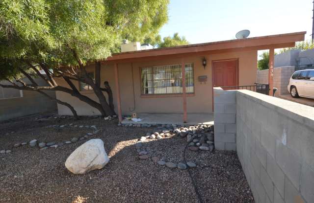 1434 E Lee Street unit: 1