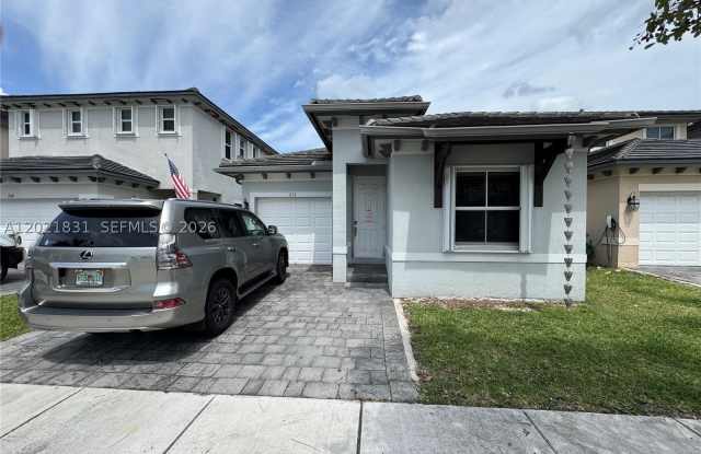 273 SE 31st Ave