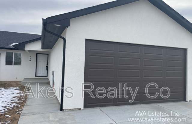970 S Coral Pl