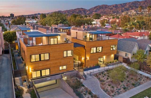 Photo of 1059 Elm Avenue