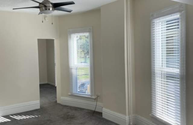 Photo of 928 South 500 East - 3