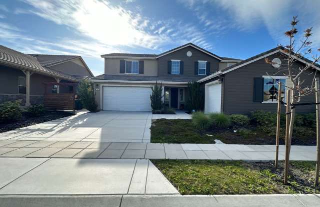 Beautiful 3 Bedroom, 2.5 Bath Mountian House Home - 1477 South Hart Drive, Mountain House, CA 95391