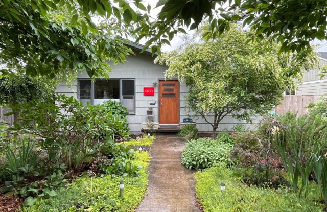 4531 SE 50th Ave - 4531 Southeast 50th Avenue, Portland, OR 97206