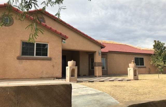 937 W Mariposa Hills Drive - 937 W Mariposa Hills Dr, Nogales, AZ 85621