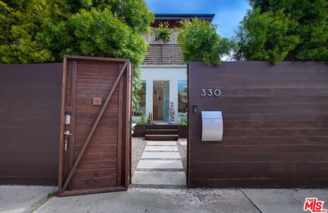 330 Venice Way