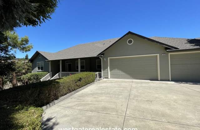 Beautiful 4/2.5 Custom Single Level West Petaluma Home - 786 El Paseo Drive