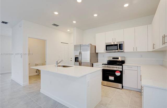 2728 SE 24th Court 0, Homestead, FL 33035