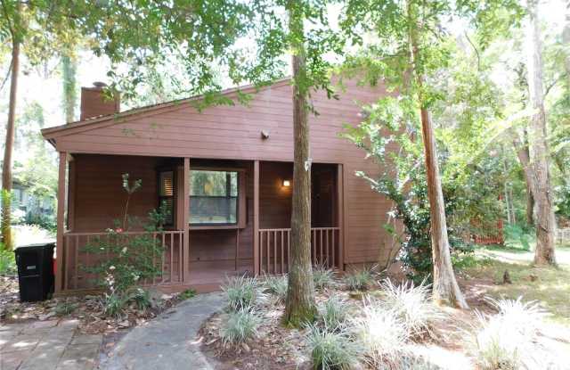 4304 NE 17TH TERRACE