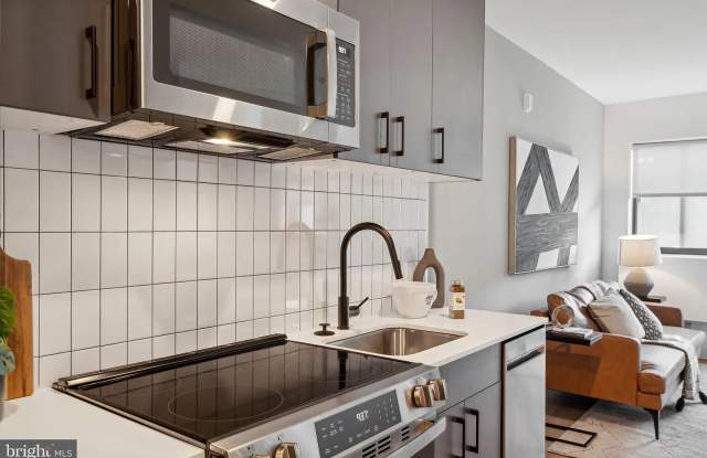 Photo of 1108-20 N Front St