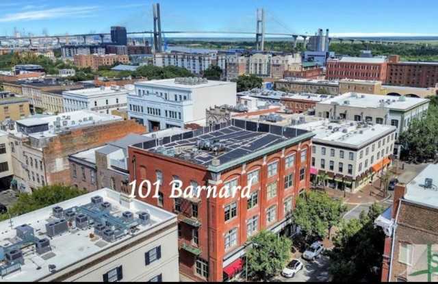 2 BED | 2 BATH | DOWNTOWN CONDO | GARAGE PARKING INCLUDED