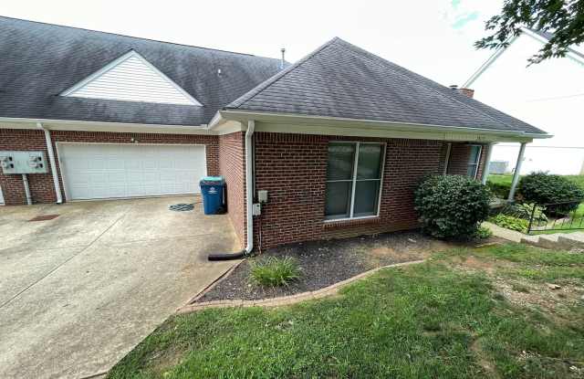 Pet Friendly Condo For Rent In Shelbyville