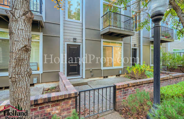 Photo of Fabulous 2 Bed 2.5 Bath Townhome in Hillsboro!