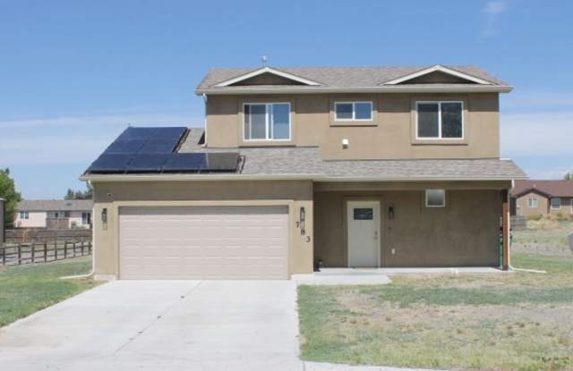 Like New home on Sweetwater for rent!
