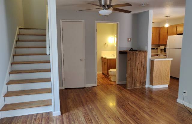 20390 Fairway Dr. Unit 6