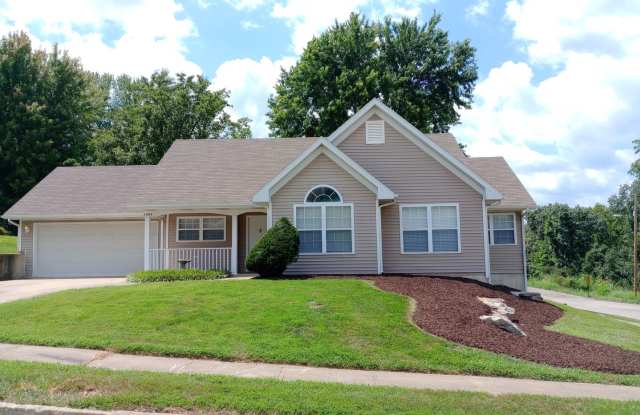 Photo of Charming Three Bedroom House with Fenced Yard - Available NOW!!!