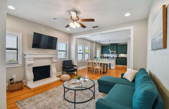 1618 S ARRAWANA AVENUE