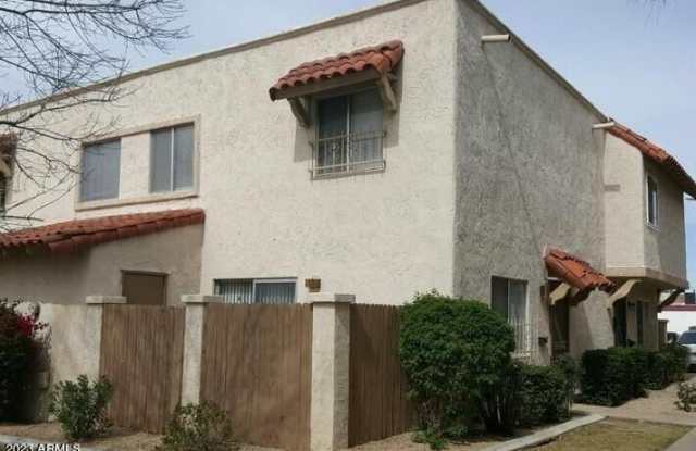 Photo of 1216 E TOWNLEY Avenue