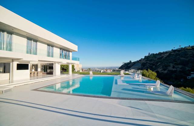 1965 Mount Olympus Dr