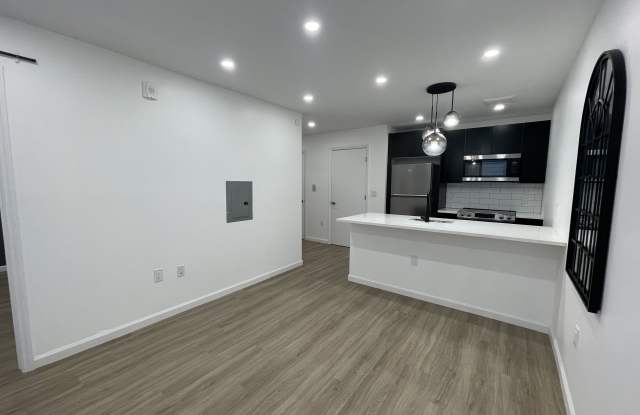 Photo of 556 Market Street