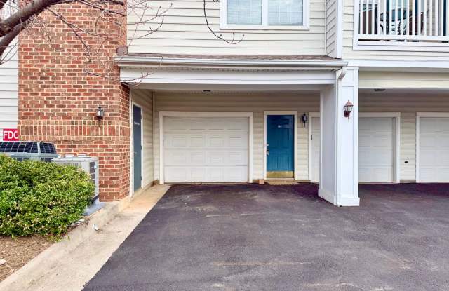 810 Beverley Drive, #103 - 3BR/2BA END UNIT Apartment in Carriage Hill!