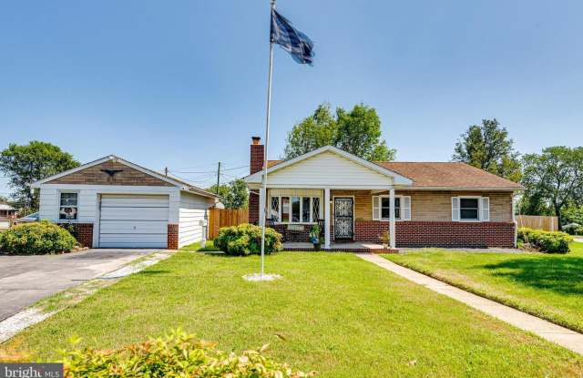 Photo of 5811 Larsen St