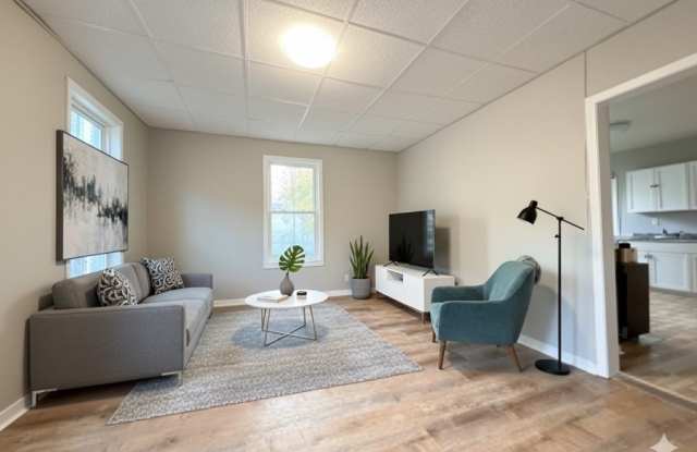 16 1/2 Winslow Street