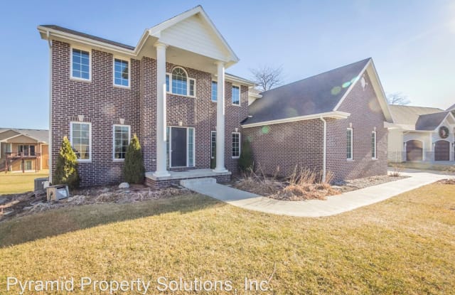 909 NE Williamsburg Ct - 909 Northeast Williamsburg Court, Ankeny, IA 50021