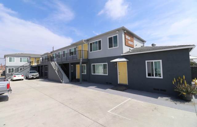 Cherokee Ave | 3853
