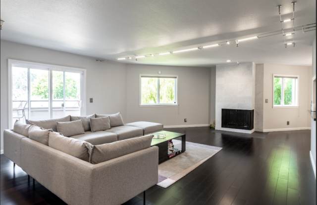 EPIC REA - Spacious modern townhome-style end unit w/ patio  EV parking in Burlingame - 777 Morrell Avenue, Burlingame, CA 94010