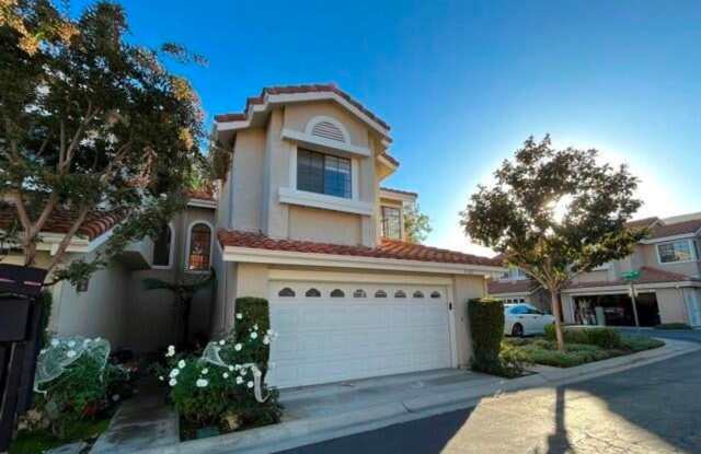 Step into this exquisite two-story, 3 bedroom + 2.5 bathroom townhome nestled in the highly desirable Oak Park
