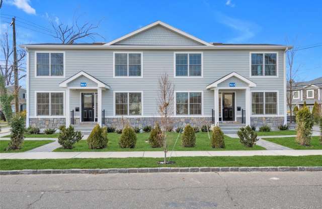 1 Manhasset Avenue