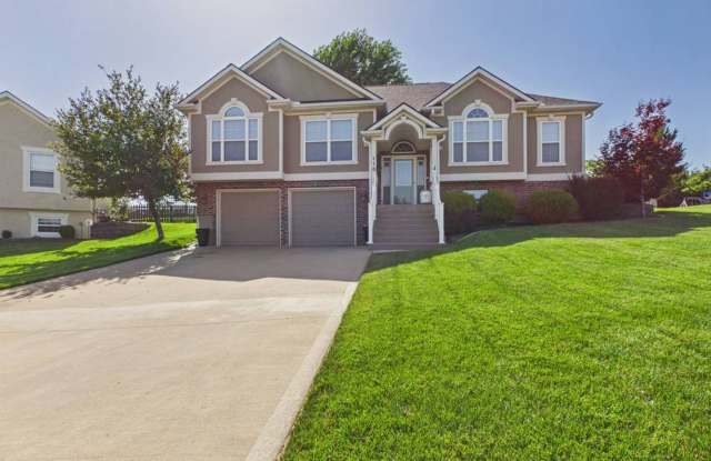 116 Deerfield Dr