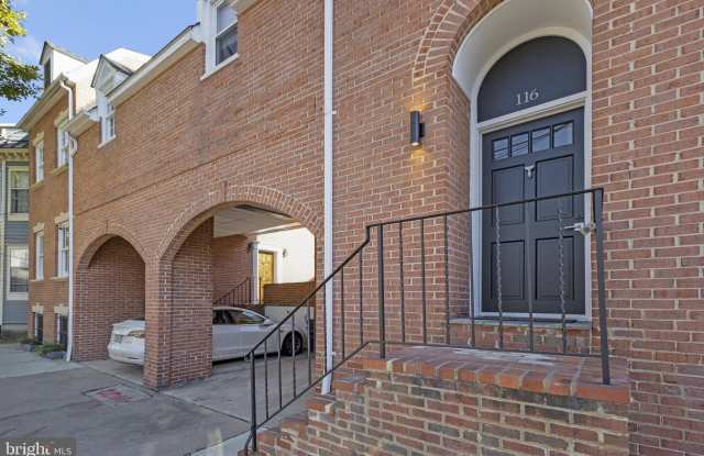 116 COMMERCE Street