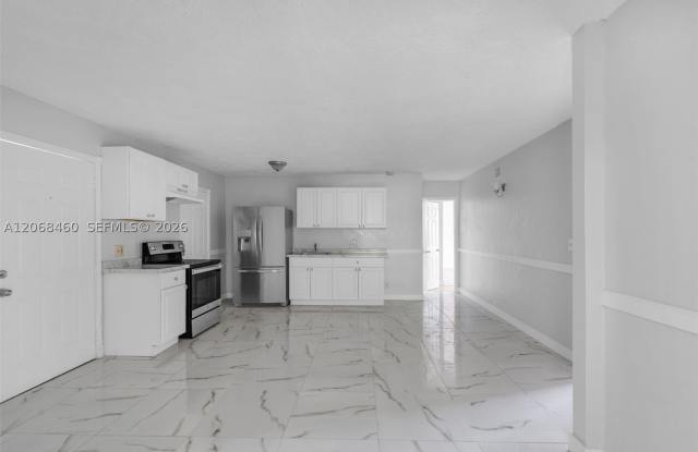 632 SW 16th Ave