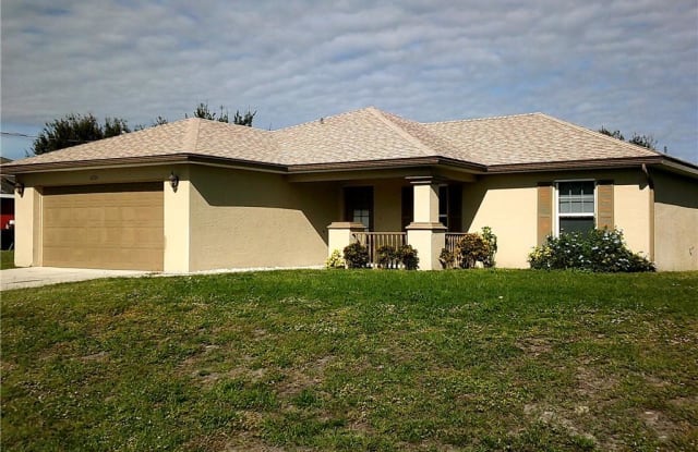 1237 Belair ST E - 1237 1237/1239 Belair St E, Lehigh Acres, FL 33974