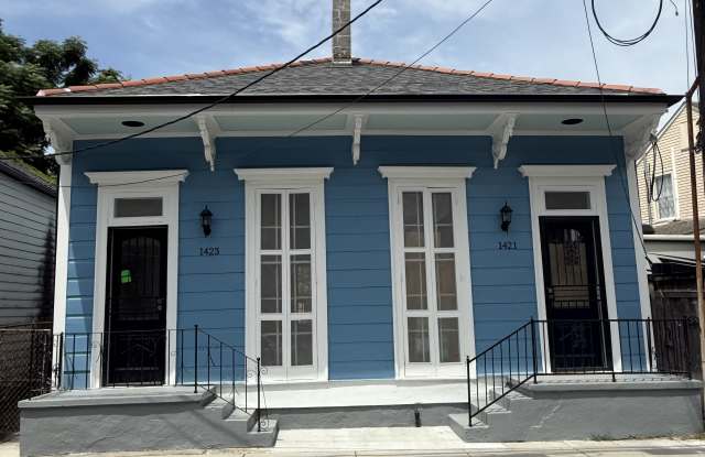 1423 Thalia St