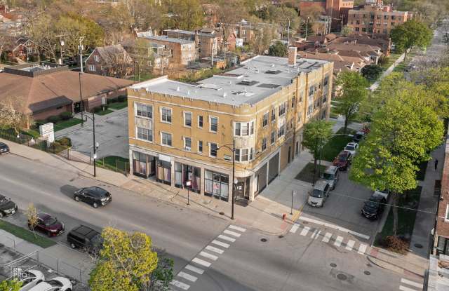 7903-05 S Luella Ave