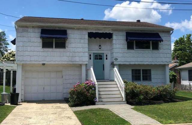 2113 Edgewood Place
